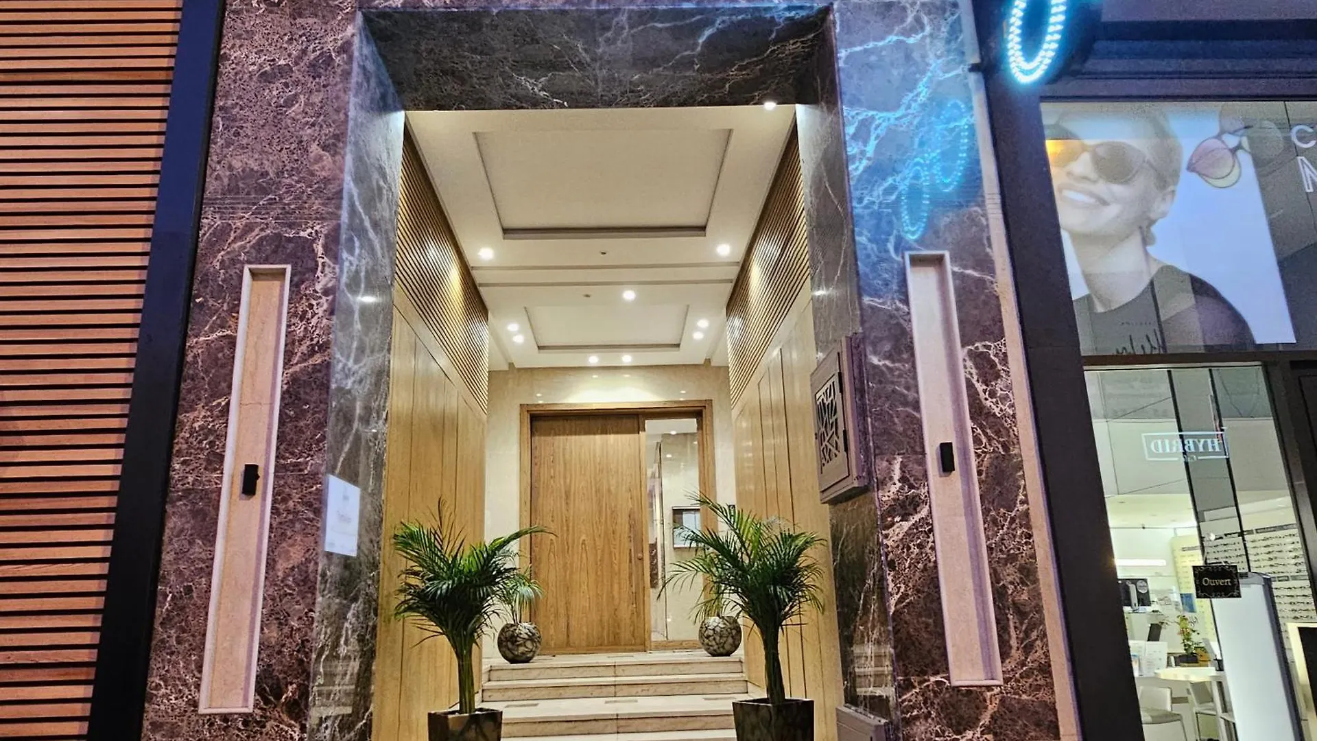 Luxury Living 3 Bedroom Apartment With Garden Terrace And Private Balcony Casablanca